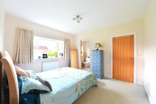 3 bed Detached Bungalow for sale Image 5