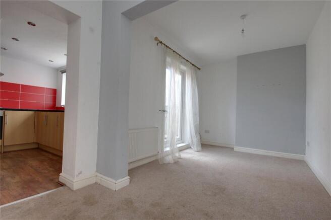 3 bed Semi-Detached to rent Image 4