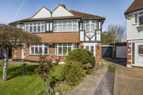 10, Garth Close, Ruislip HA4 9PT