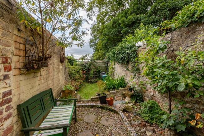 2 bed Terraced for sale Image 10