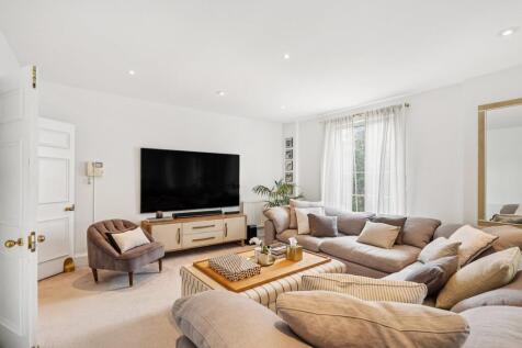 Carlyle Court,
Chelsea Harbour, SW10