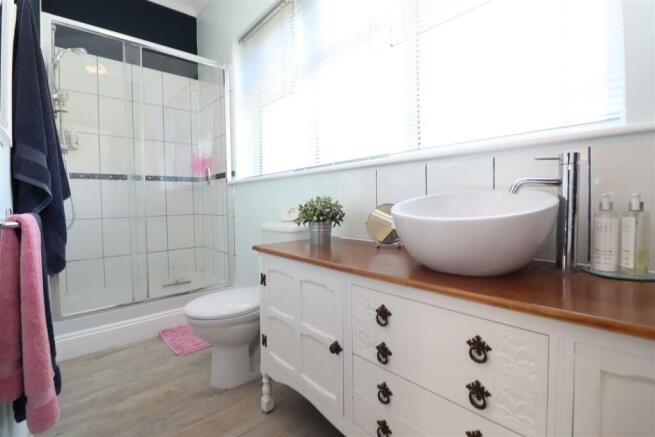 En-Suite Shower Room / WC