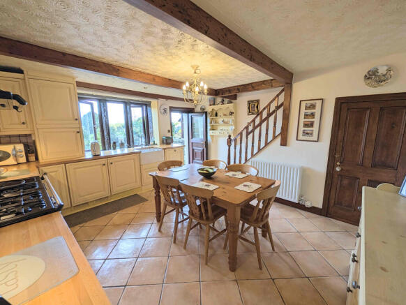 15-16 Marsh Delves, Southowram, HX3 9UE photo 4