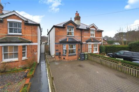 Aldershot Road, Pirbright, Woking, Surrey, GU24