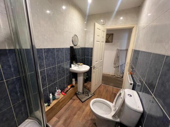 2 bed Flat for sale Image 8