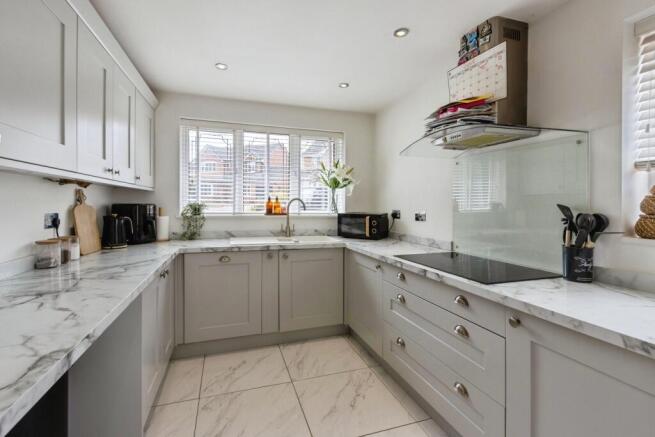 4 bed Detached for sale Image 5