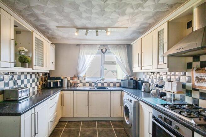 3 bed Terraced for sale Image 7
