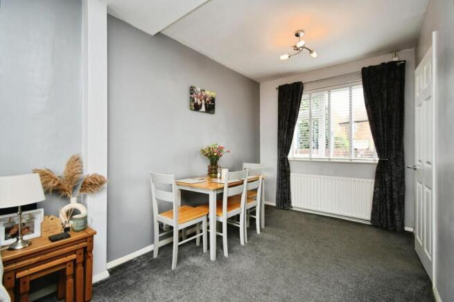 3 bed Semi-Detached for sale Image 4