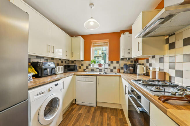 3 bed Town House for sale Image 7