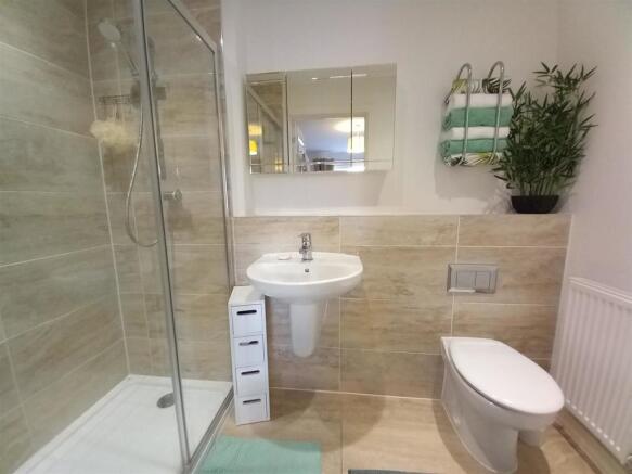 En Suite Shower Room.jpg