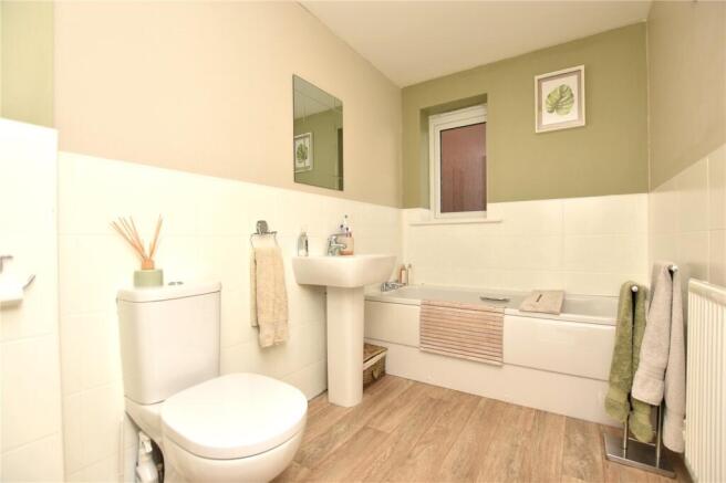 3 bed Semi-Detached for sale Image 8