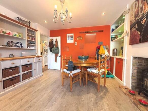 Dining Room.jpg