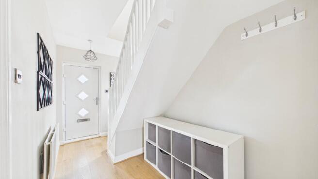 Entrance Hallway (2)