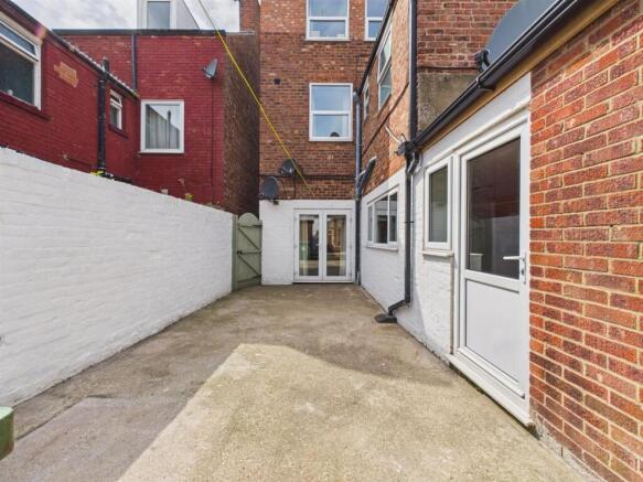 5 bed Detached for sale Image 11