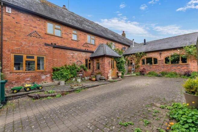 5-bed detached on Main Street, Shangton, LE8, £650,000