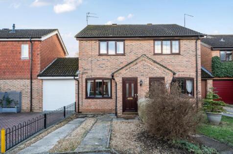 Grenadiers Way, Farnborough