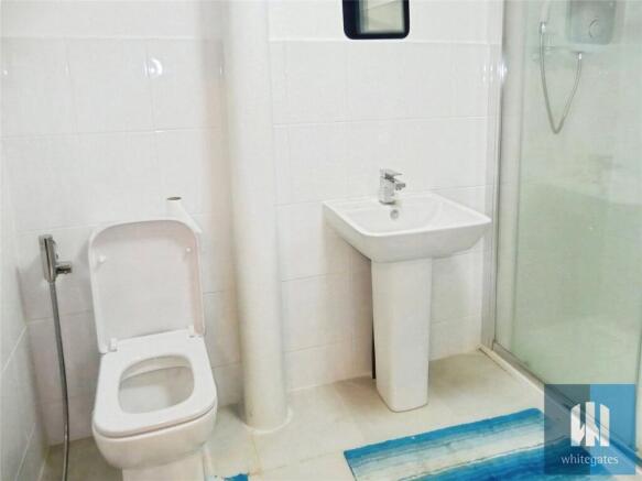 2 bed Apartment to rent Image 4