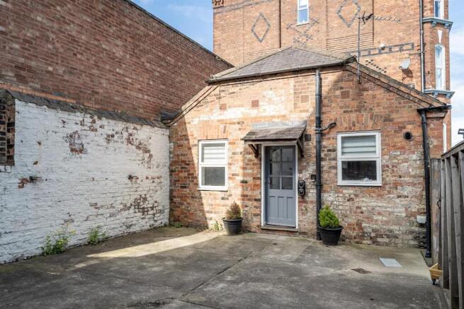 2 bed Detached for sale Image 11