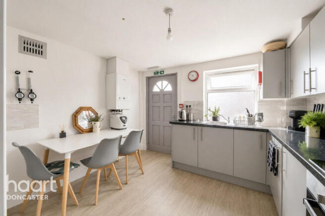 5 bed Terraced for sale Image 6