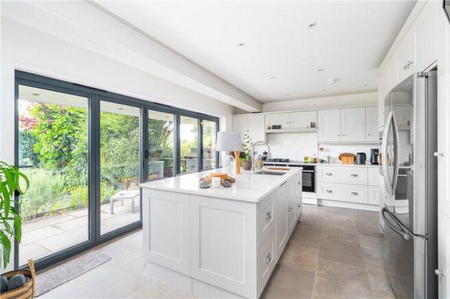 4 bed Detached for sale Image 3