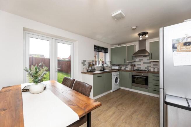 3 bed Semi-Detached for sale Image 6