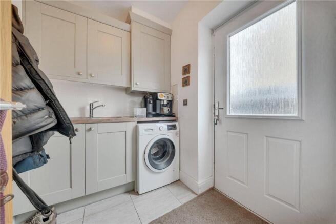 4 bed Detached for sale Image 10