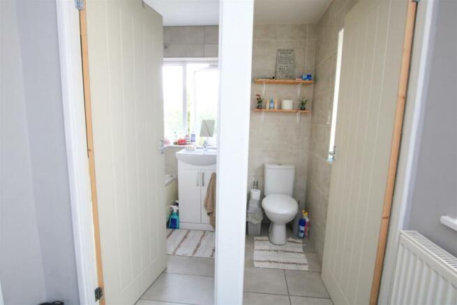 FIRST FLOOR LANDING