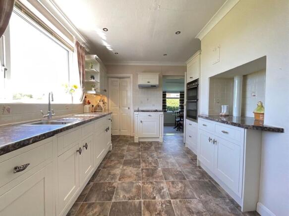 3 bed Detached for sale Image 7