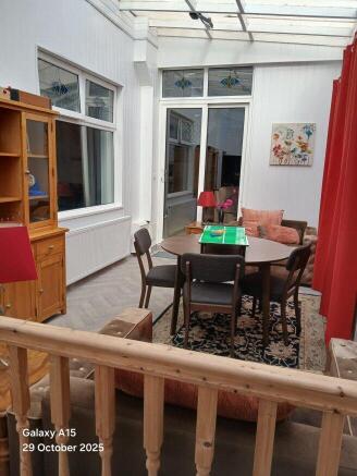 2 bed Flat to rent Image 7