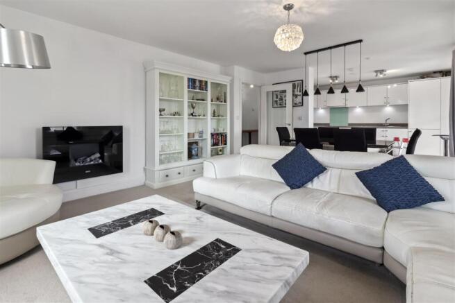 10 Wrysdale Court-004.JPG