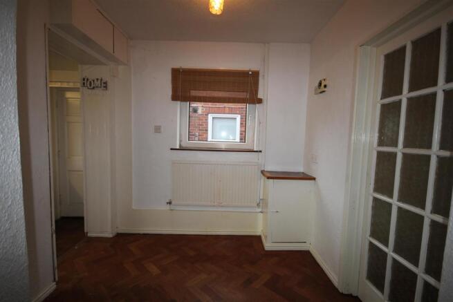 16 Churchill Road 004.JPG