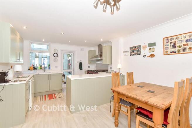 Kitchen/ Breakfast Room