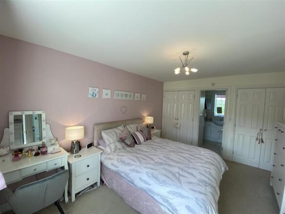 PRINCIPAL BEDROOM