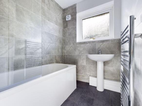 3 bed Semi-Detached to rent Image 9