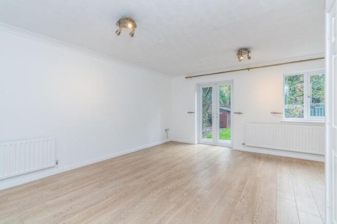 Lounge/Dining Area