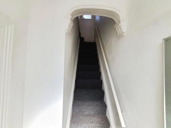 2 bed End of Terrace to rent Image 8