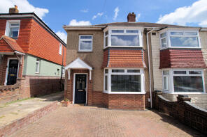 8, Macaulay Avenue, Portsmouth PO6 4NZ