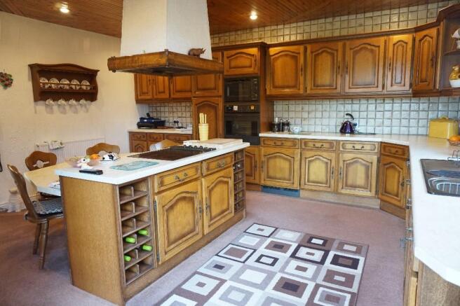 KITCHEN DINER
