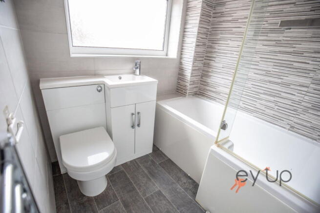 3 bed Terraced for sale Image 6