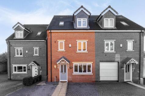 Brookroyd View, Birstall, Batley, WF17