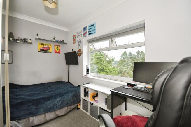 4 bed Detached for sale Image 12