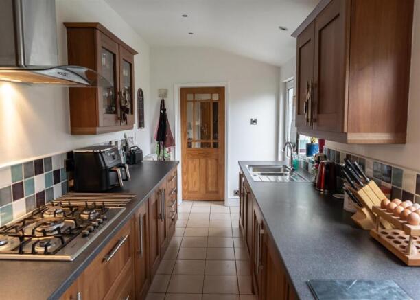 kitchen a.jpg