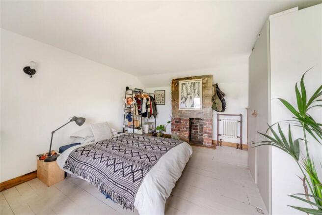 4 bed Detached for sale Image 10