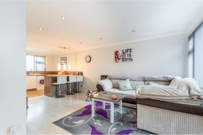 Lounge / Kitchen