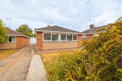 Warwick Close, Neston