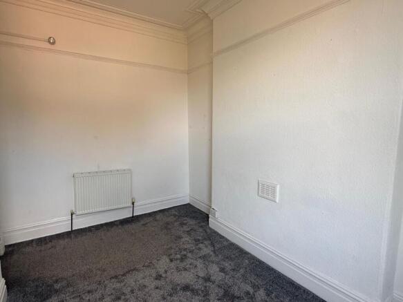 1 bed Apartment to rent Image 9