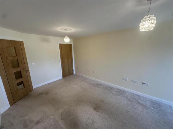 1 bed Apartment to rent Image 5