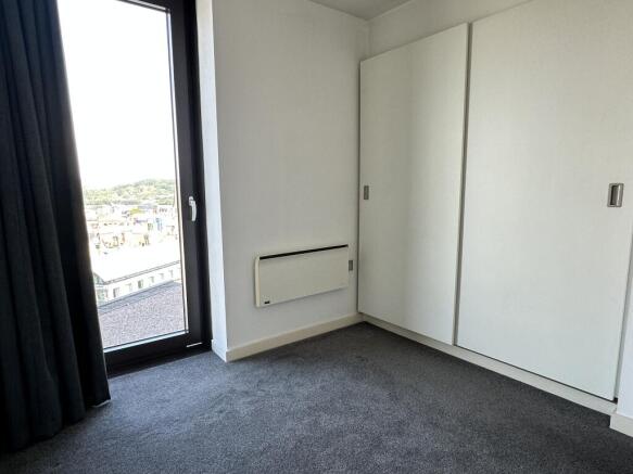 2 bed Apartment to rent Image 10