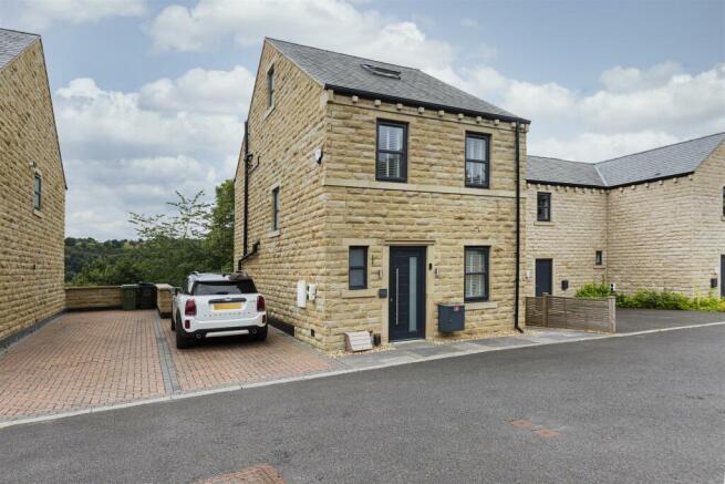 Bramleys Estate Agents - Longwood Gate (1).jpg