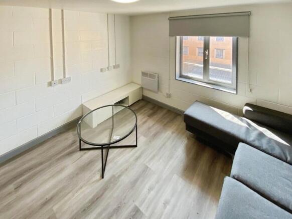 1 bed Apartment to rent Image 4